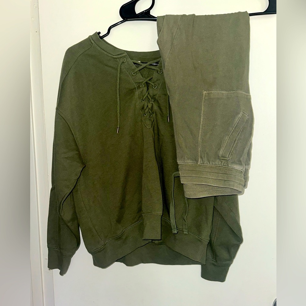 Old Navy Matching Sweat Suit